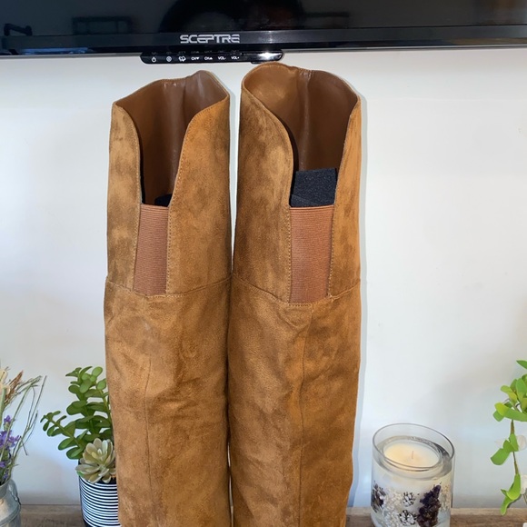 NWB!! Shoe Dazzle Over the Knee Boots in Camel Faux Suede Size 7.5 - Picture 4 of 11